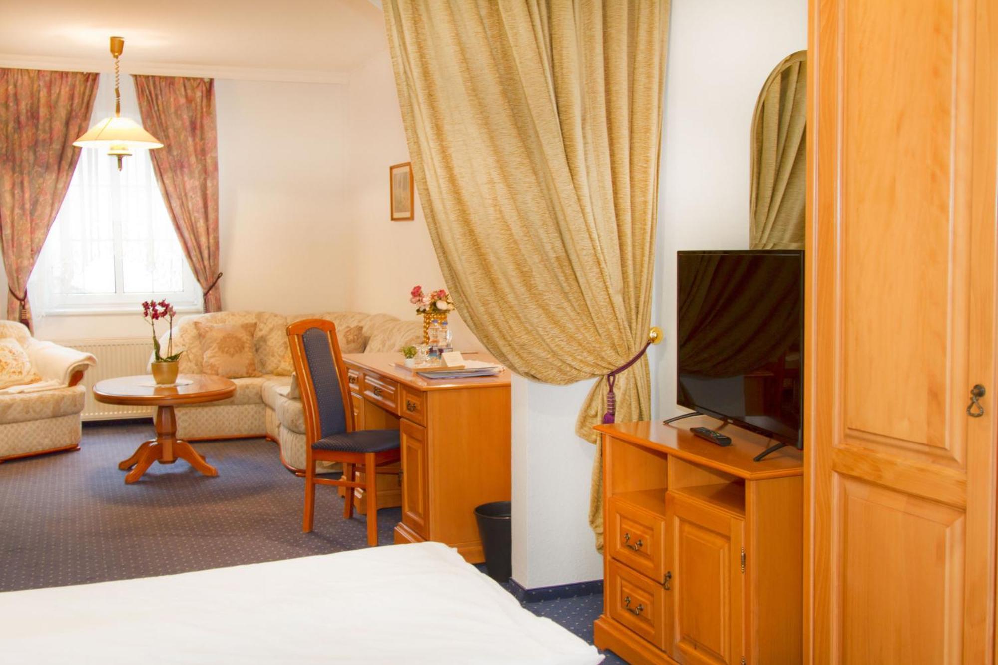 Hotel Wesselenyi Gyor Ngoại thất bức ảnh