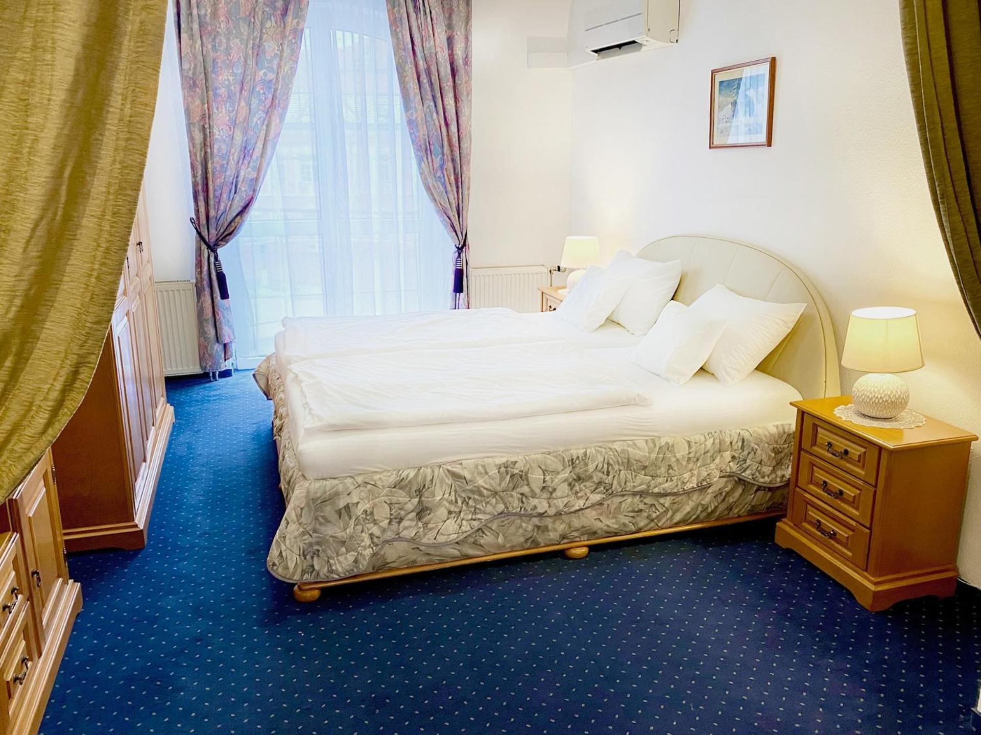 Hotel Wesselenyi Gyor Ngoại thất bức ảnh