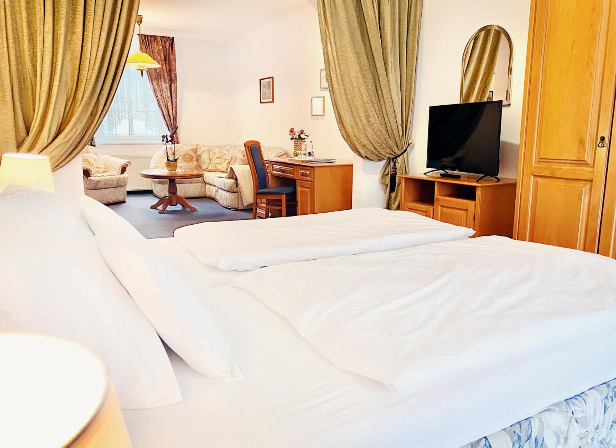 Hotel Wesselenyi Gyor Ngoại thất bức ảnh