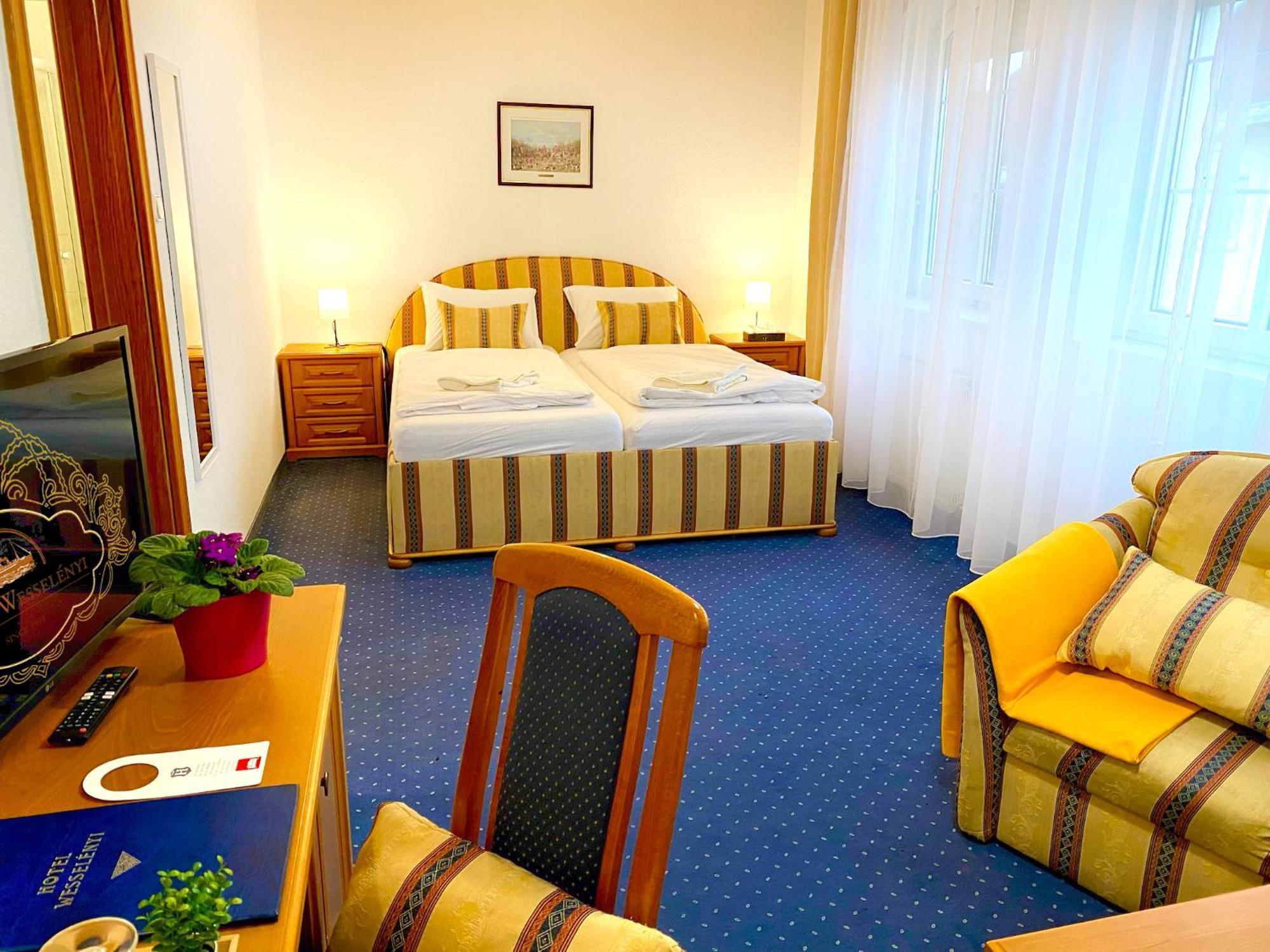 Hotel Wesselenyi Gyor Ngoại thất bức ảnh