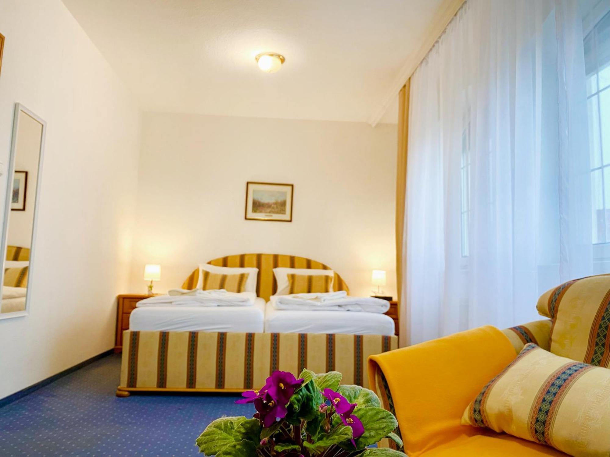 Hotel Wesselenyi Gyor Ngoại thất bức ảnh