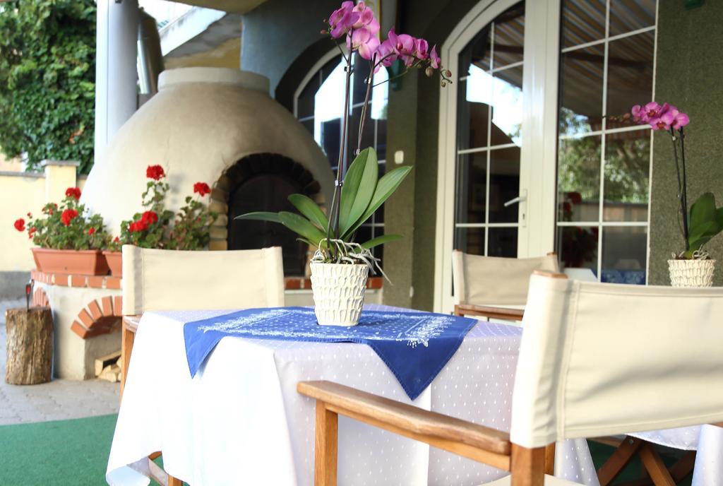 Hotel Wesselenyi Gyor Ngoại thất bức ảnh